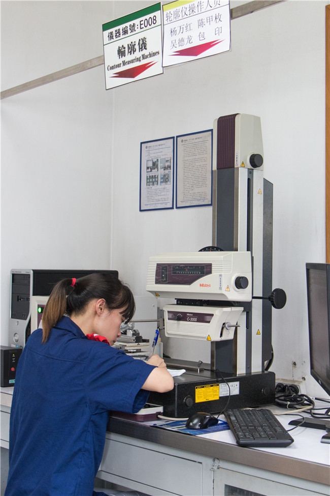 Contour measuring machine(輪廓儀).jpg